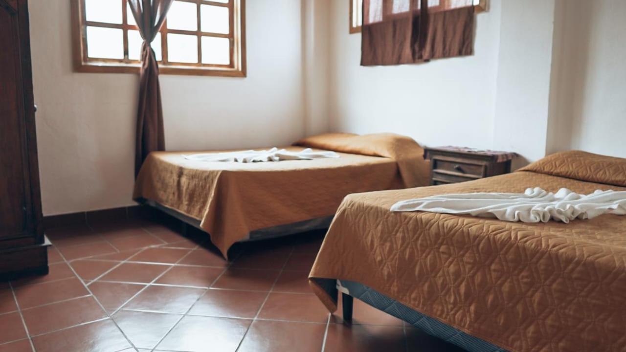 Hostal Dulces Suenos Panajachel Exterior foto