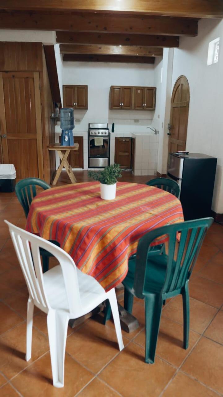 Hostal Dulces Suenos Panajachel Exterior foto